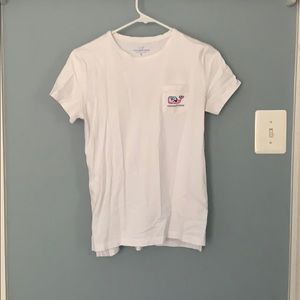 Vineyard vines tee